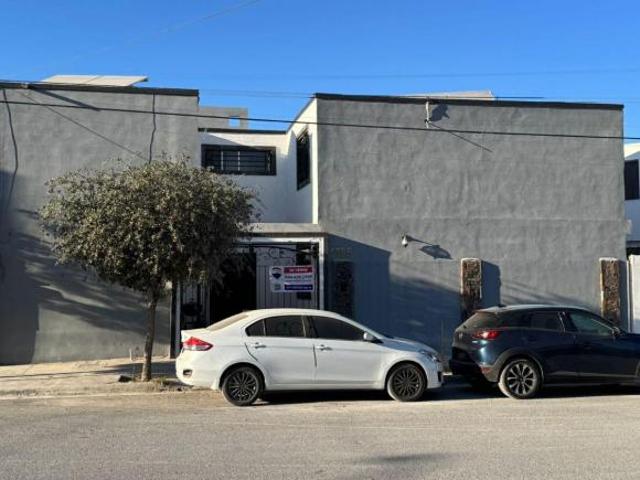 Casa en Venta en Colonia Valencia al Poniente de Saltillo