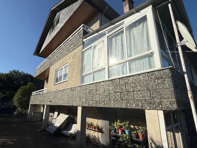 Casa en venta en Coles. Magnífica Casa Independiente con Amplio Terreno y Piscina en Vilarchao a 15 minutos de Ourense. Casas.