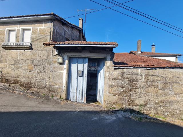 Casa en venta en Coles. Casa con finca en Cambeo. Casas.