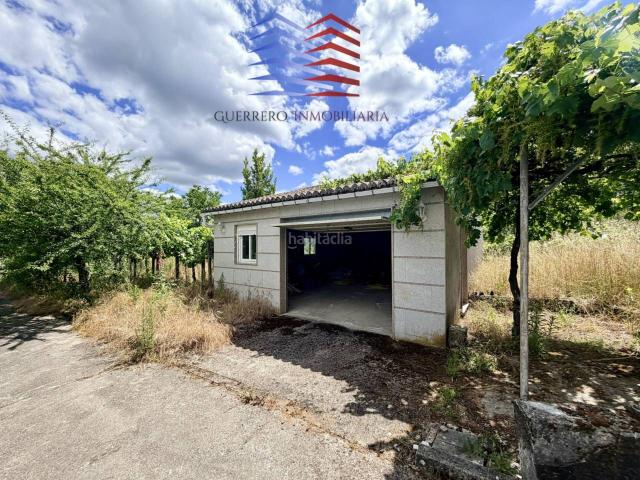 Casa en venta en Coles. VENTA DE CASA DE PIEDRA CON GRAN FINCA, JARDÍN Y VIÑEDOS, GARAJE EN COLES A SOLO 10 MINUTOS DE OURENSE 275.000. Casas.