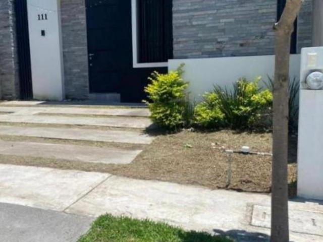 CASA EN VENTA EN COLIMA