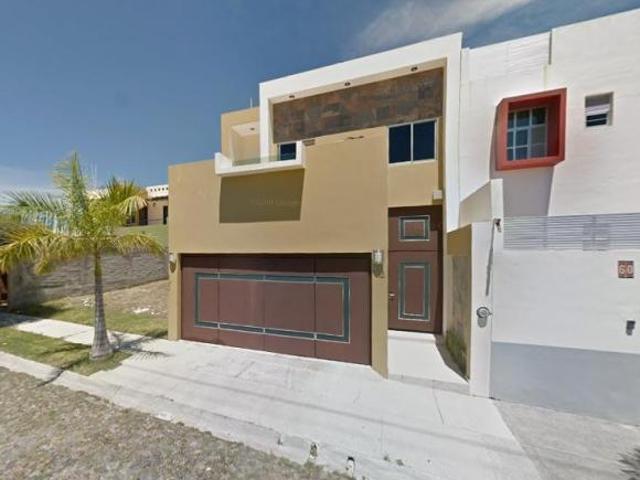 CASA EN VENTA EN COLIMA