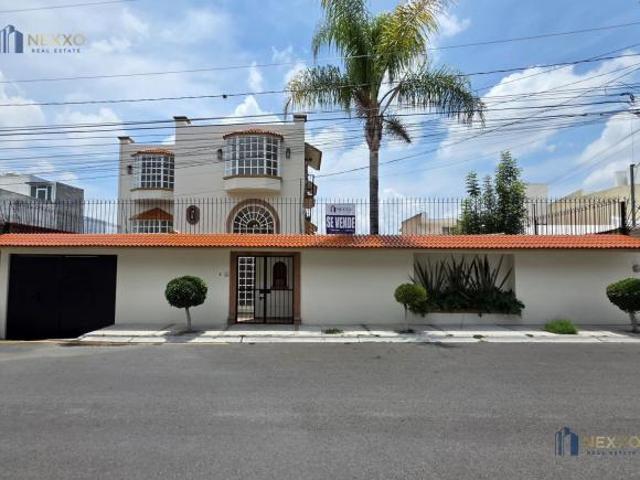 Casa en Venta cerca de Centro Sur en Colinas del Cimatario, Querétaro