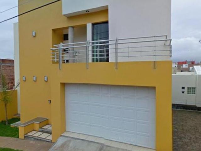 CASA EN VENTA EN COLINAS DEL PADRE ZONA A ZACATECAS