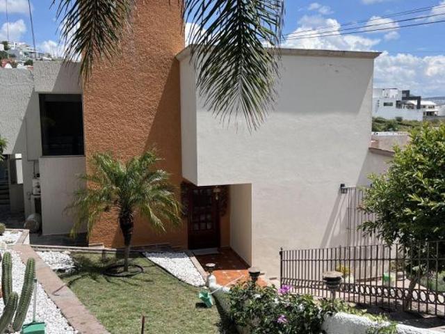 CASA EN VENTA EN COLINAS DEL PARQUE