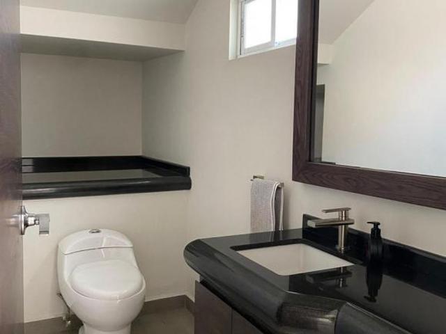 CASA EN VENTA EN COLINAS DEL PARQUE