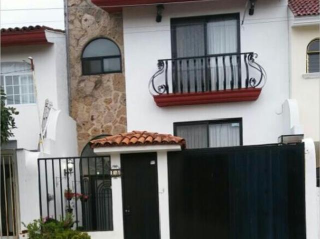 Casa en venta en Colinas del Rey, Zapopan, Jalisco