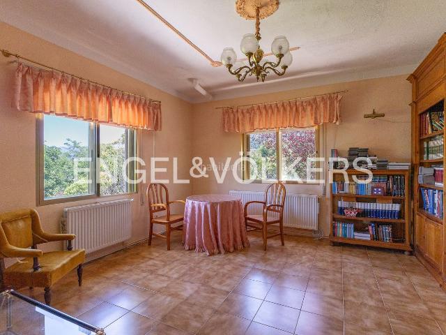Casa en venta en Collado Villalba, Fontenebro Altavista. Oportunidad única casa con infinito potencial y parcela en entorno privilegiado Dominio de Fontenebro. Casas Collado.