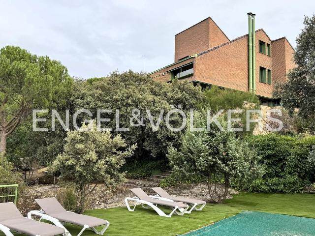 Casa en venta en Collado Villalba, Fontenebro Altavista. Lujo, privacidad y vistas incomparables en Dominio de Fontenebro. Casas Collado.