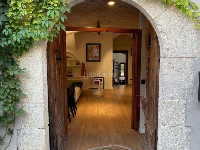 Casa en venta en Collbató. Encantadora casa rústica con elegancia moderna en el corazón de Collbató. Casas.