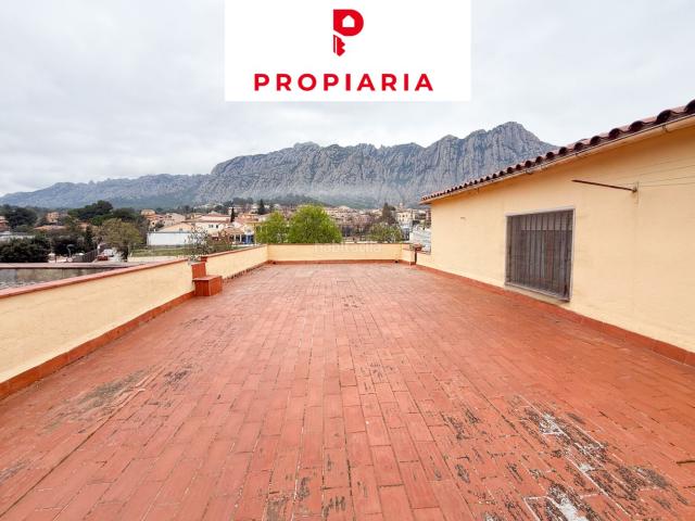 Casa en venta en Collbató. GRAN CASA CON JARDÍN, TERRAZA Y VISTAS A MONTSERRAT. Casas.