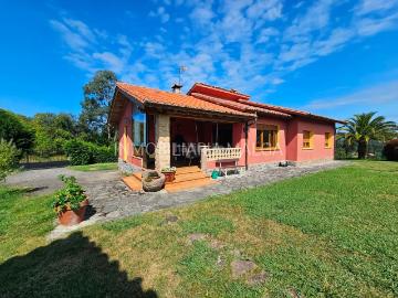 Casa en venta en Colunga. Casas.
