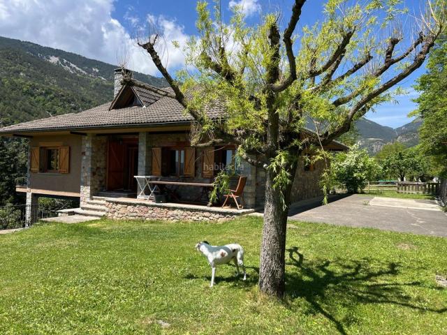 Casa en venta en Coma i la Pedra La. El privilegio de vivir en un valle. Casas Coma i la Pedra.