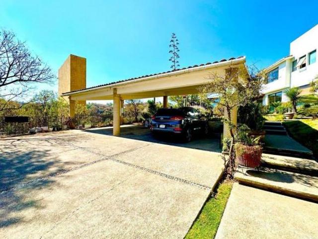 CASA EN VENTA EN CONDADO DE SAYAVEDRA ZONA ESMERALDA