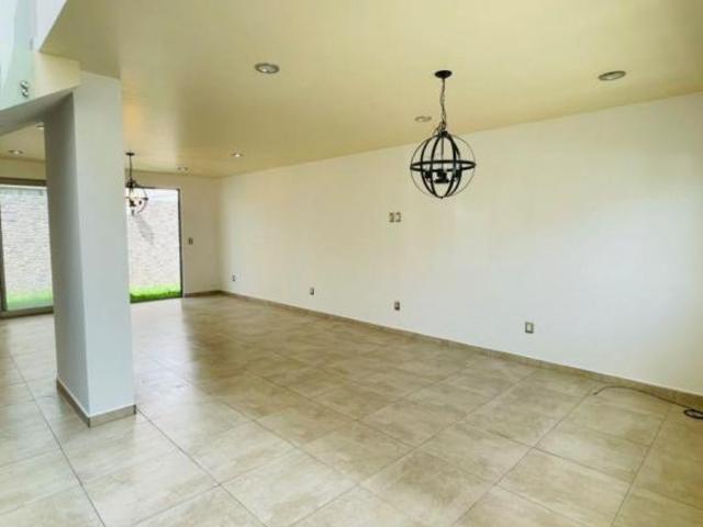CASA EN VENTA EN CONDADO DEL VALLE, METEPEC