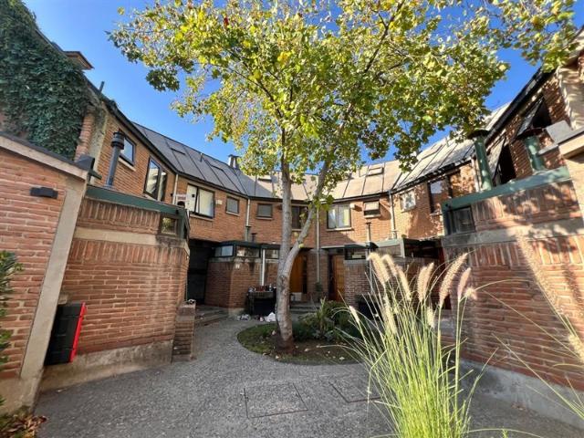 Casa en Venta en Condominio Castillo Velasco / Sector Los Almendros