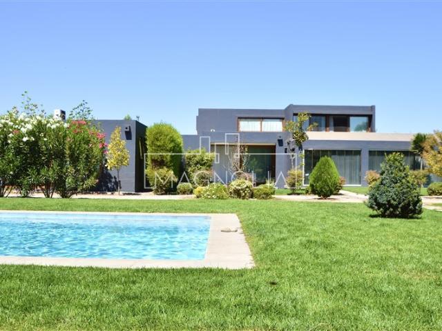 Casa en Venta en Condominio Algarrobal