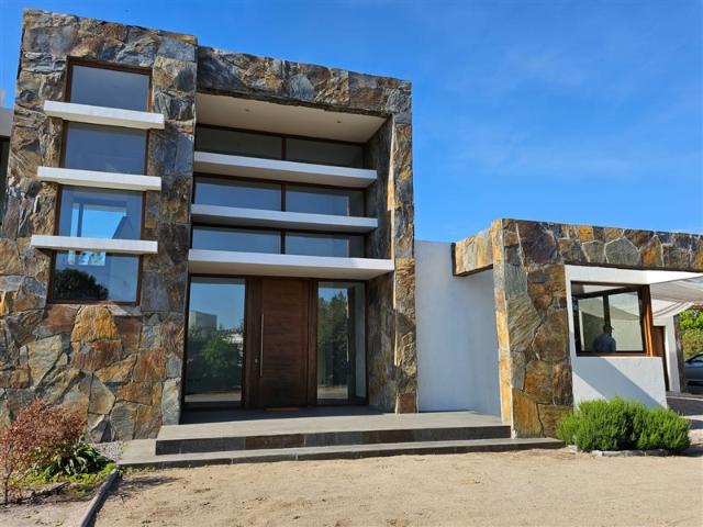 Casa en Venta en Condominio Algarrobal de Chicureo