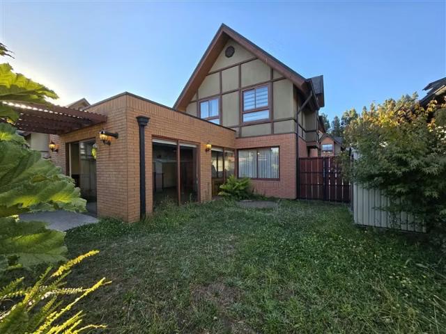 Casa en venta en Condominio de 3 dorm en Lomas de San Andres | 3 dormitorios por 8500.00 en Concepción