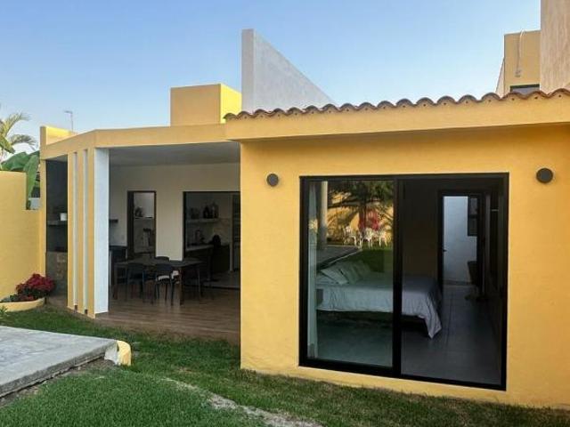 Casa en venta en condominio en Fracc. Club Residencial Paraíso, Jiutepec