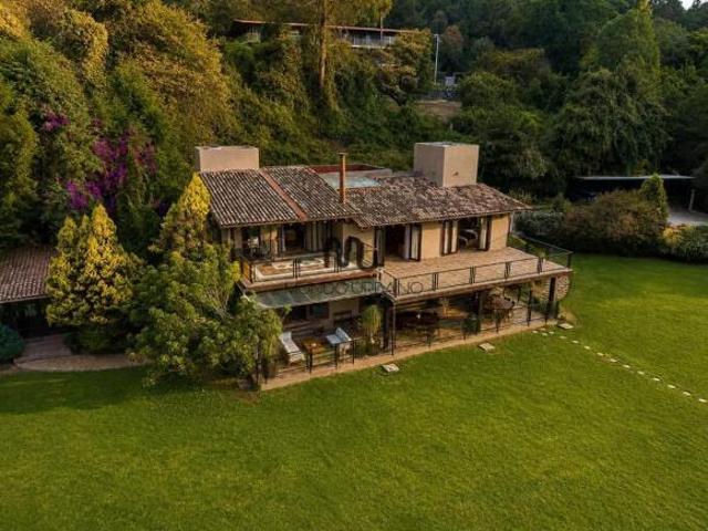 Casa en venta en condominio en jacalon valle de bravo avandaro hípico rio lago