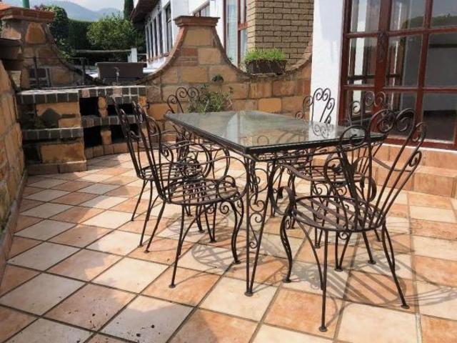 Casa en venta en condominio horizontal estilo valle de bravo