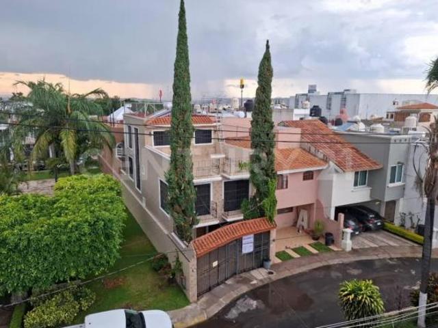 Casa en Venta en Condominio Jardines de la Alborada