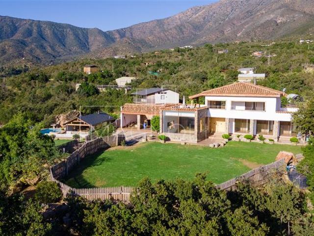 Casa en Venta en condominio la aurora con vista a todo el valle