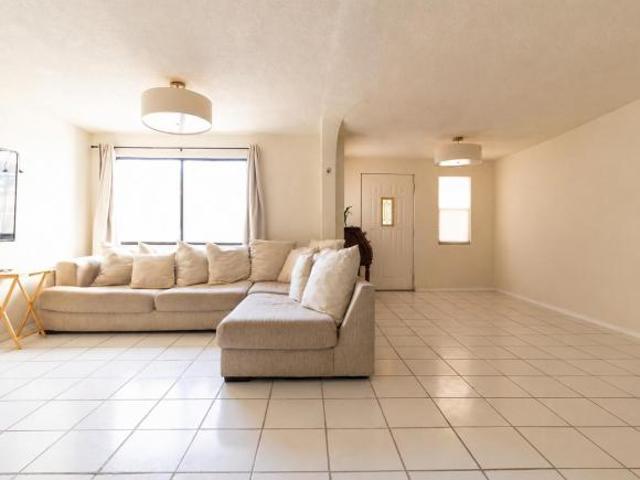 Casa en venta en Condominio Satelite II entre Gomez Morin y Ejercito Nacional