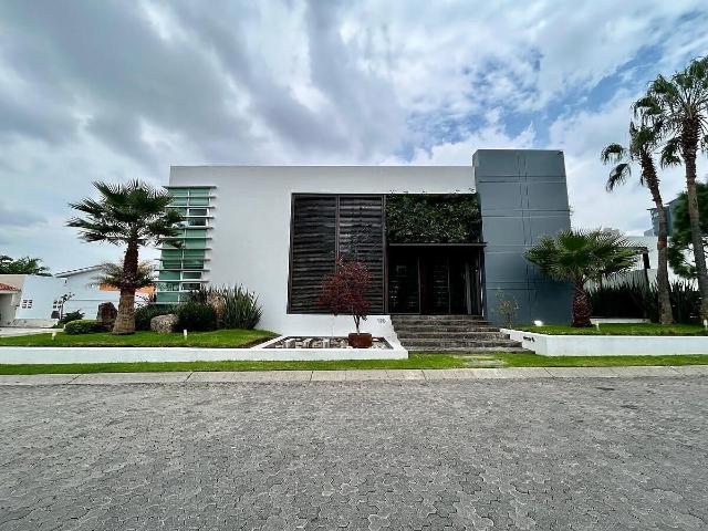 CASA EN VENTA EN CONDOMINIO PONTEVEDRA, PUERTA DE HIERRO