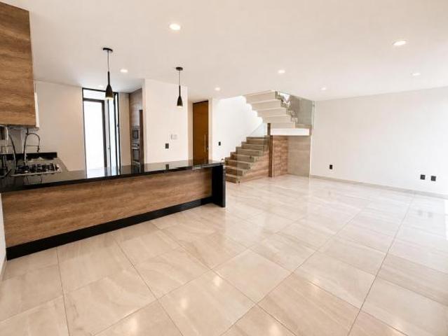 CASA EN VENTA EN CONDOMINIO TRENTO AL NORTE DE LA CIUDAD MA