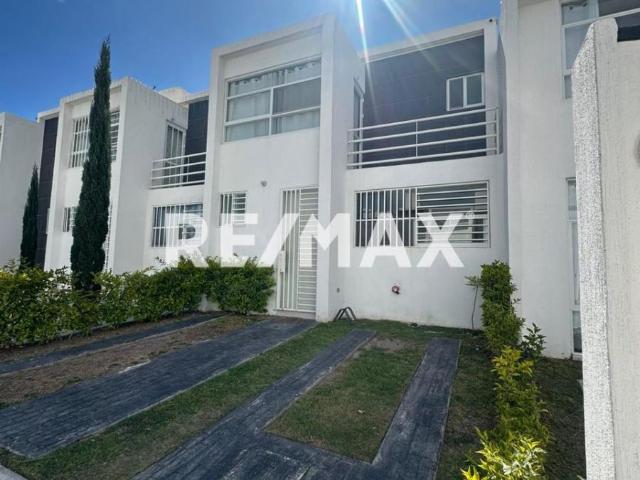 CASA EN VENTA EN CONDOMINIO VILLALBA II