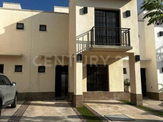CASA EN VENTA EN CONDOMINO LUCERNA