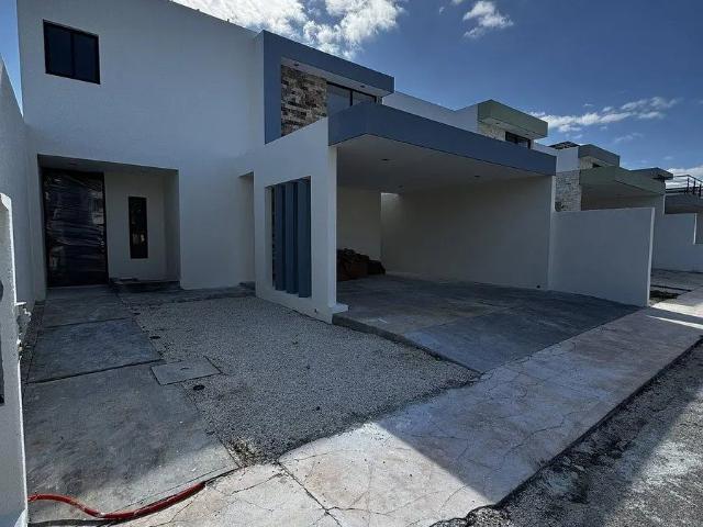 CASA EN VENTA EN CONKAL