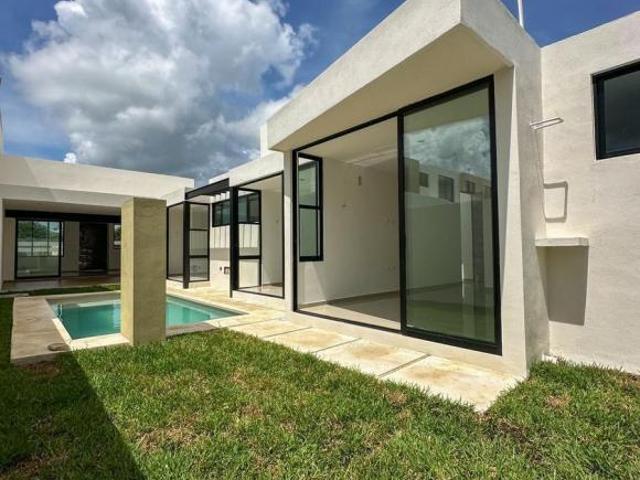 Casa en venta en Conkal Yucatan un piso en privada