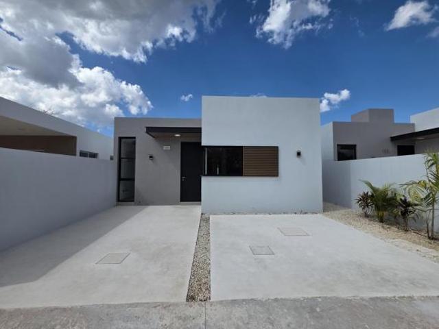 CASA EN VENTA EN CONKAL, PRIVADA TAGORA, 2 RECÁMARAS, 1 PISO