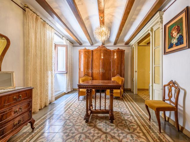 Casa en venta en Constantí. ¡Una casa de pueblo única en Constantí, con espacio para hacer realidad cualquier proyecto!. Casas.