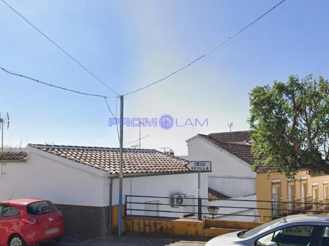 Casa en venta en Constantina. ALQUILADO ADOSADA EN CONSTANTINA. Casas.