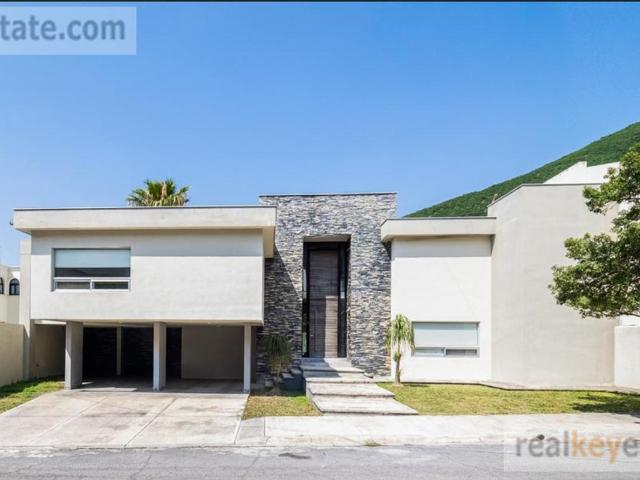 CASA EN VENTA EN CONTRY SILLA, GUADALUPE, N. L
