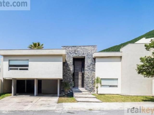 CASA EN VENTA EN CONTRY SILLA, GUADALUPE, N. L