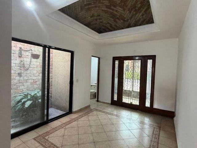 CASA EN VENTA EN CONTRY SOL, GPE