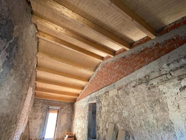 Casa en venta en Copons. Gran casa de poble amb encant i infinites possibilitats a Copons Barcelona. Casas.