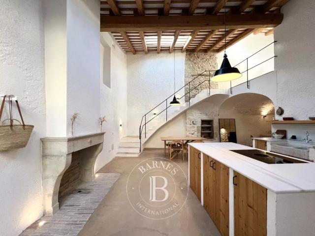Casa en venta en Corçà. Casa de Pueblo Histórica en Venta en el Corazón de Corçà, Baix Empordà. Casas.