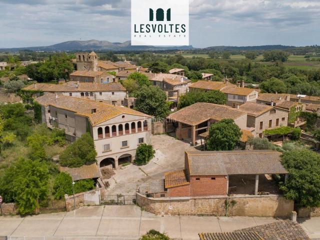 Casa en venta en Corçà. Casas.