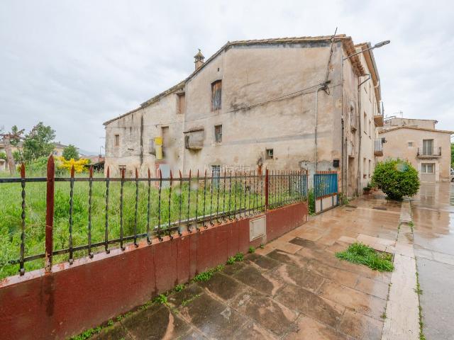 Casa en venta en Cornellà del Terri. Casas Cornellà del.