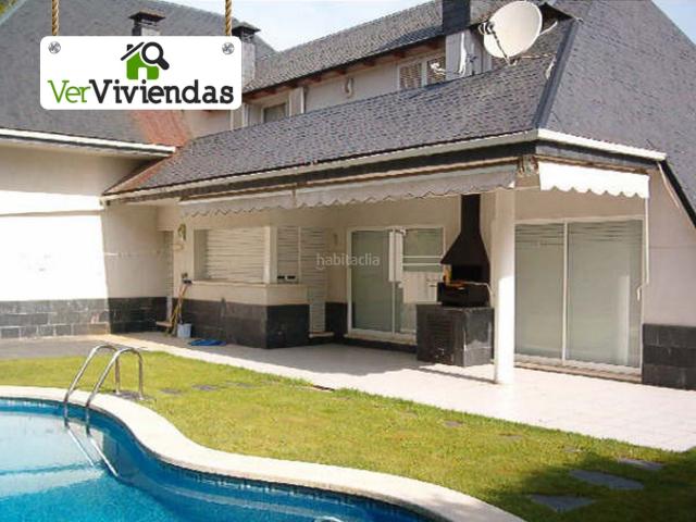 Casa en venta en Corbera de Llobregat. Magnífica casa con piscina. Casas Corbera de.