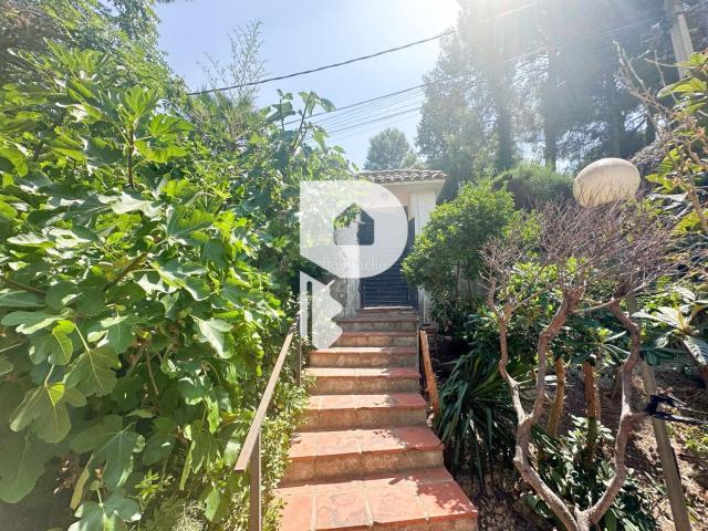 Casa en venta en Corbera de Llobregat. MAGNIFICA CASA IDEAL PARA DOS FAMILIAS. Casas Corbera de.