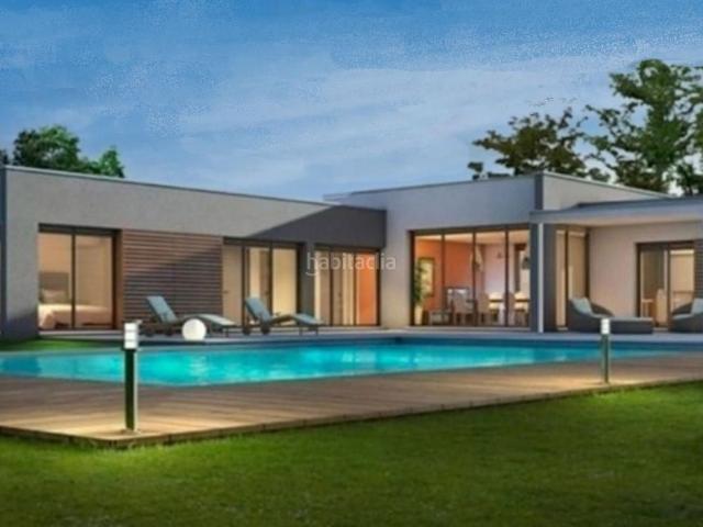 Casa en venta en Corbera de Llobregat. PARCELA EN VENTA VIVIENDA DE DISEÑO CON PISCINA. Casas Corbera de.