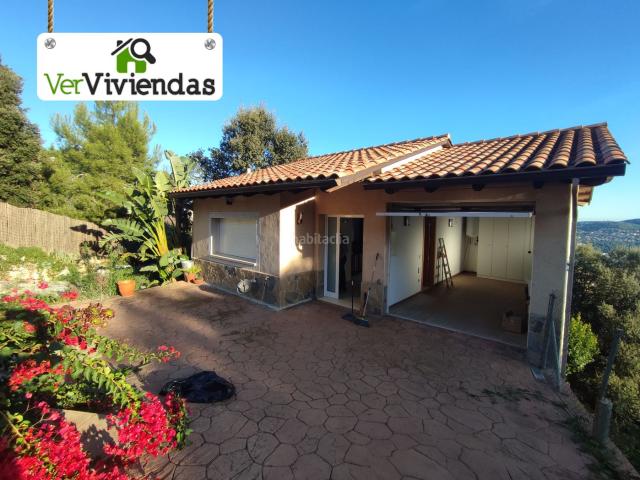 Casa en venta en Corbera de Llobregat. Bonita casa con jardín. Casas Corbera de.