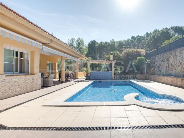 Casa en venta en Corbera de Llobregat. Casas Corbera de.